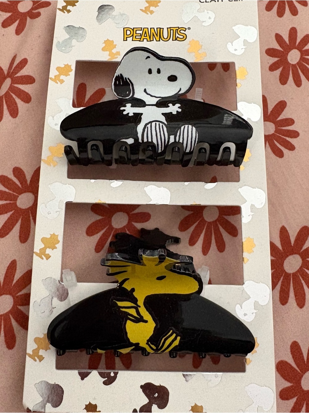 Peanuts Black and Yellow Snoopy & Woodstock Claw Clips - Picture 2 of 5